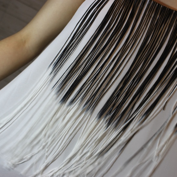 🌹BOUTIQUE🌹B+W ombré fringe chiffon top - Picture 3 of 8